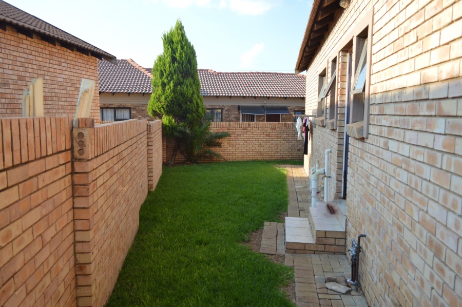 2 Bedroom Property for Sale in Meiringspark North West